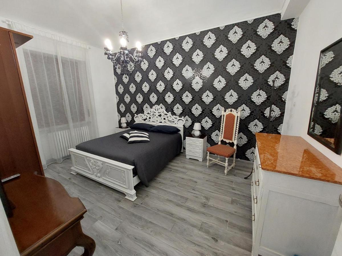 Casa Bumbunin, Vicino Al Centro E Al Politecnico Appartement Turijn Buitenkant foto